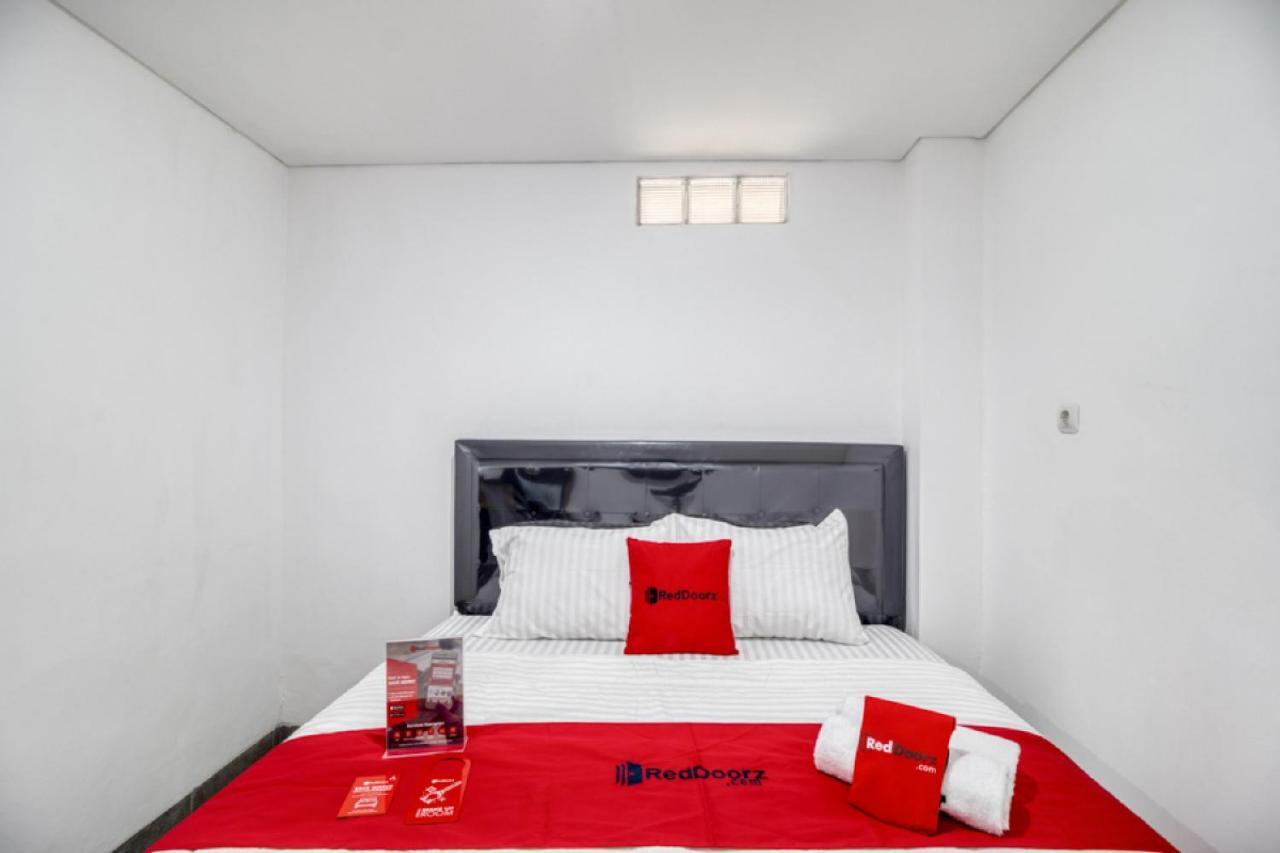 เรดดอร์ซ ชาเรียะฮ์ เนียร์ กาเลเรียมอล์ ยกยาการ์ต้า Hotel ยอกยาการ์ตา ภายนอก รูปภาพ